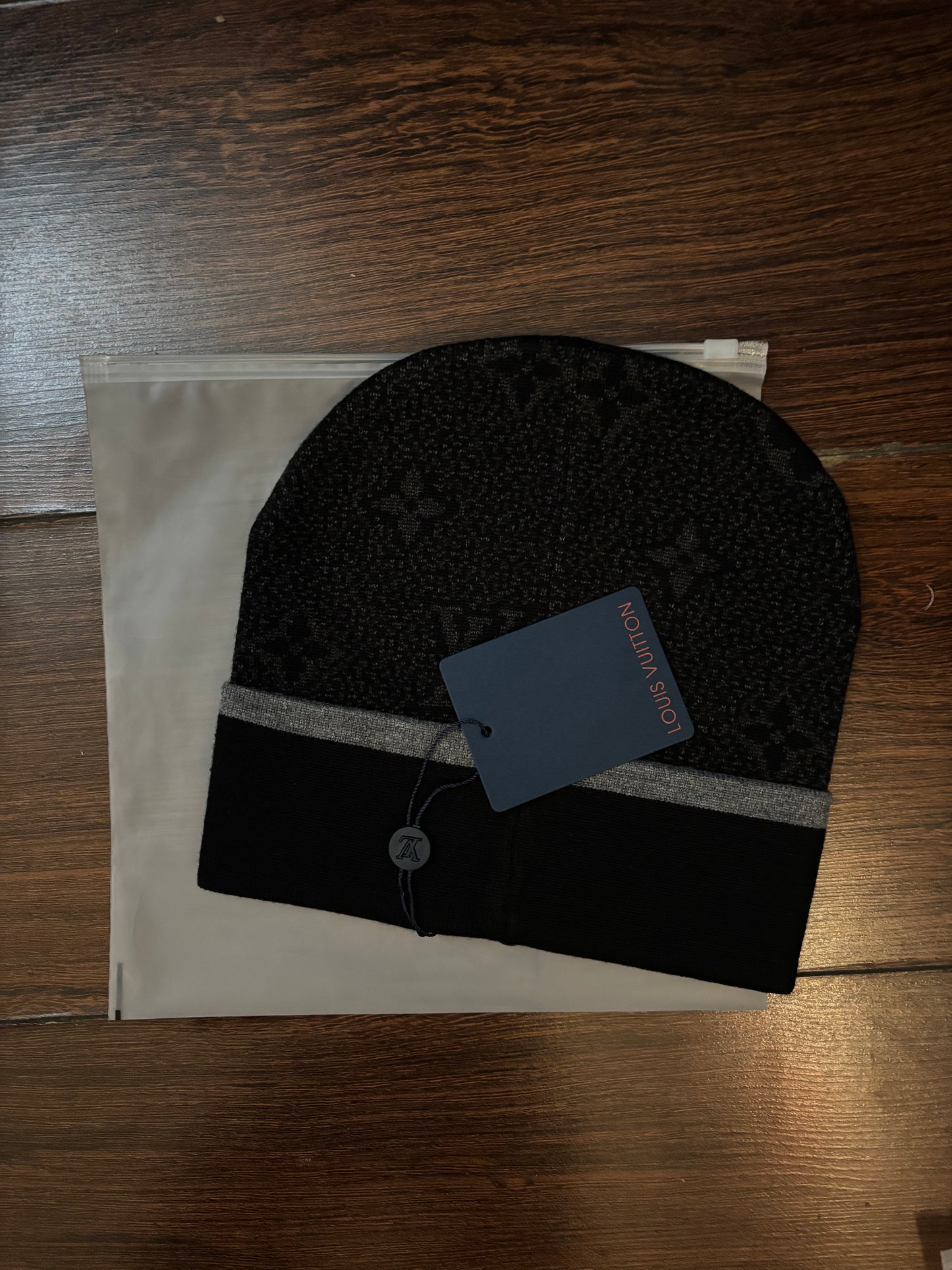 LV BEANIE GRAY DARK