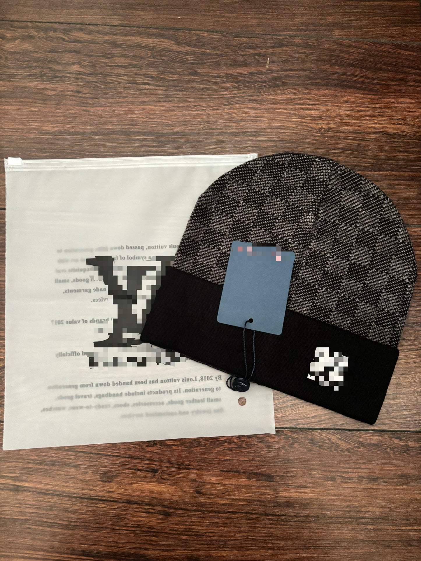 LV BEANIE LIGHT BLACK